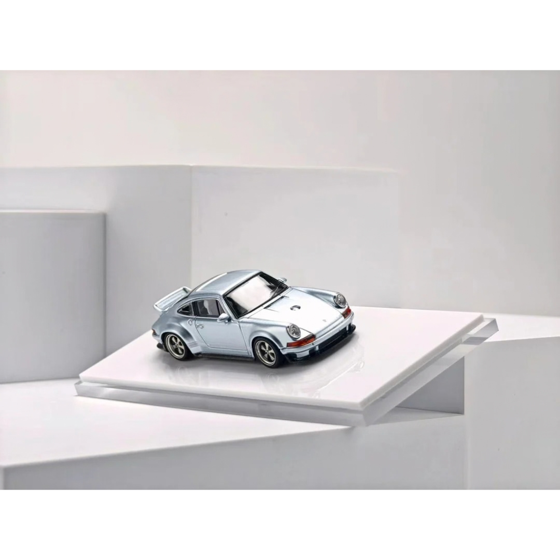 Porsche Singer DLS, 1:64 Scale (Ice Blue) — image 4
