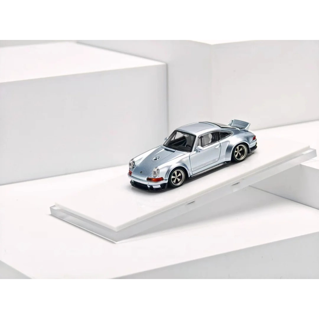 Porsche Singer DLS, 1:64 Scale (Ice Blue) — image 1