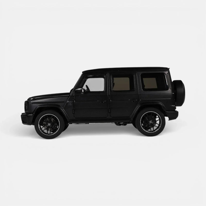 Mercedes-AMG G 63 W465, 1:18 Scale (Nightblack Magno) - Mint Condition / Unsealed — image 2