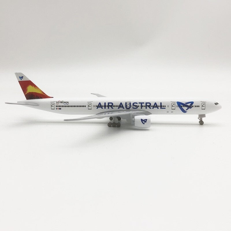 AUSTRAL AIR Boeing777 Model Airplanes, 1:200 Scale — image 2