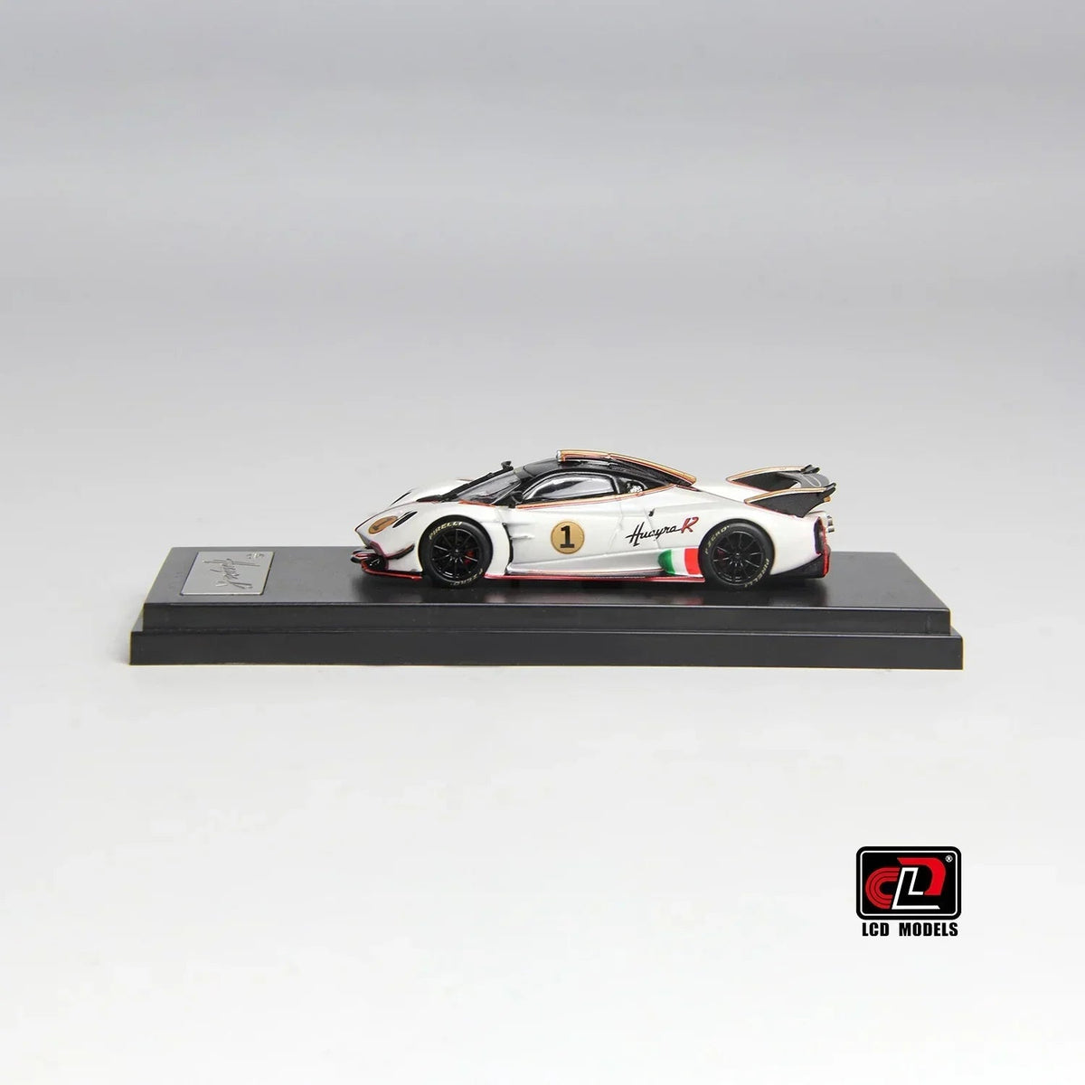 Pagani Huayra R, 1:64 Scale (Pearl White) — image 2