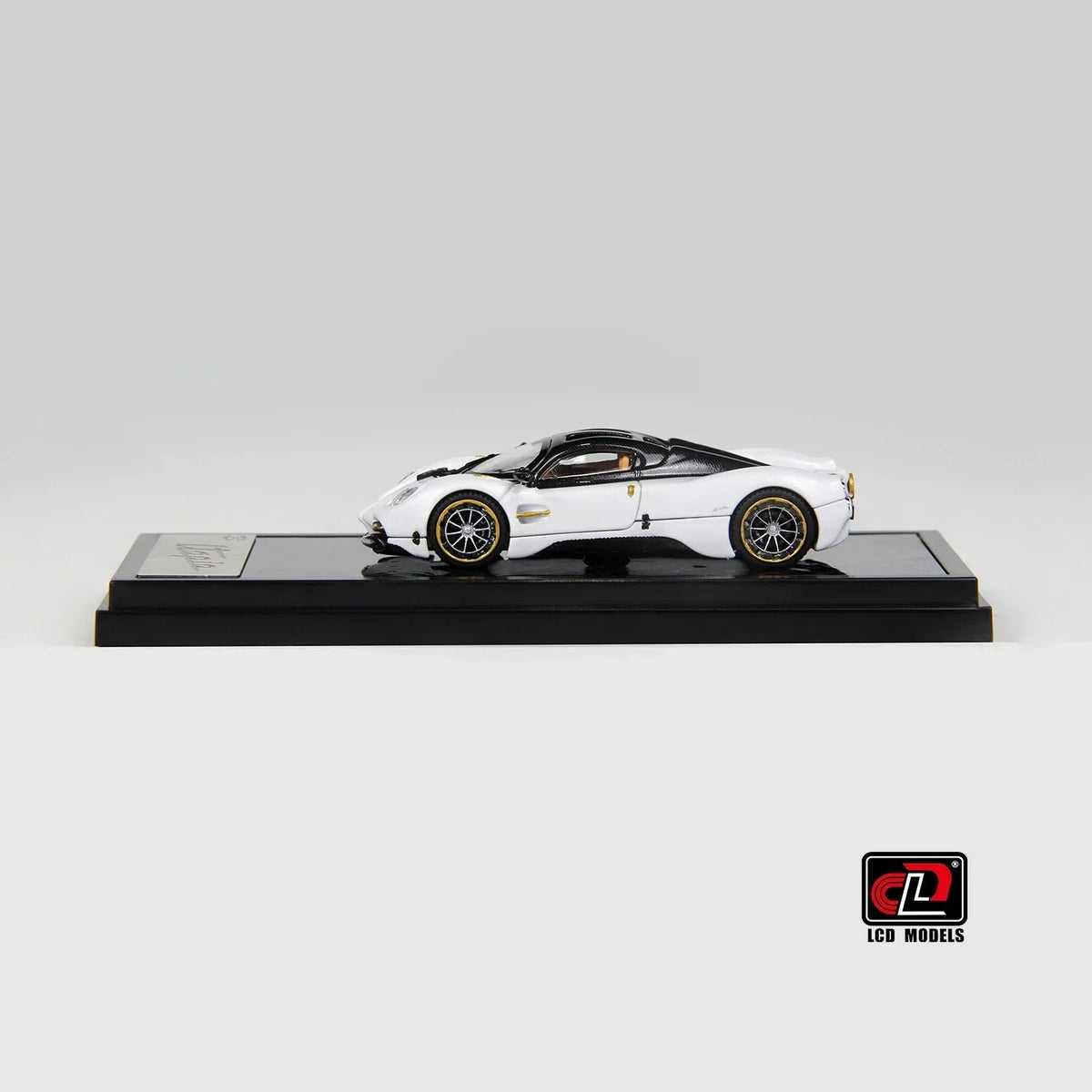 Pagani Utopia Coupe, 1:64 Scale (Black with white) — image 3