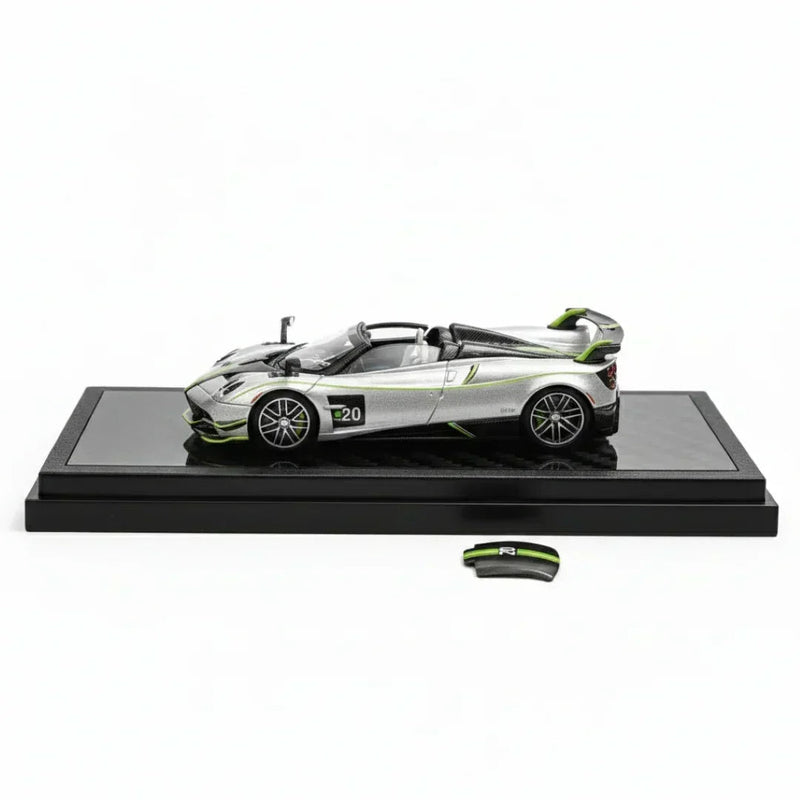 Pagani Huayra Roadster BC Shanghai Toy Fair Special Package 2025, 1:64 Scale (Silver Green) — image 2