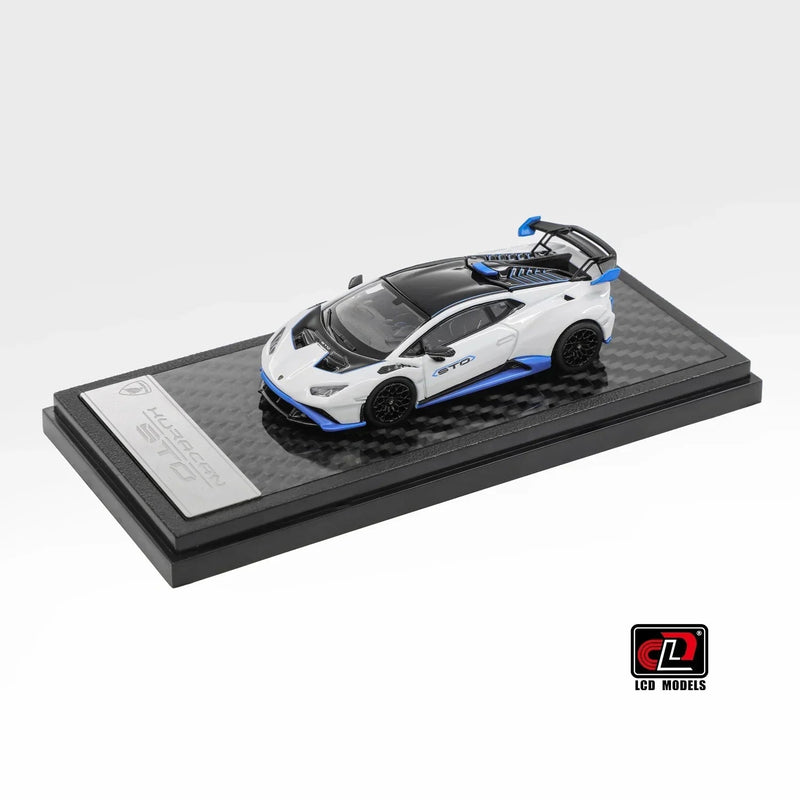 Lamborghini Huracan STO, 1:64 Scale (White) — image 1