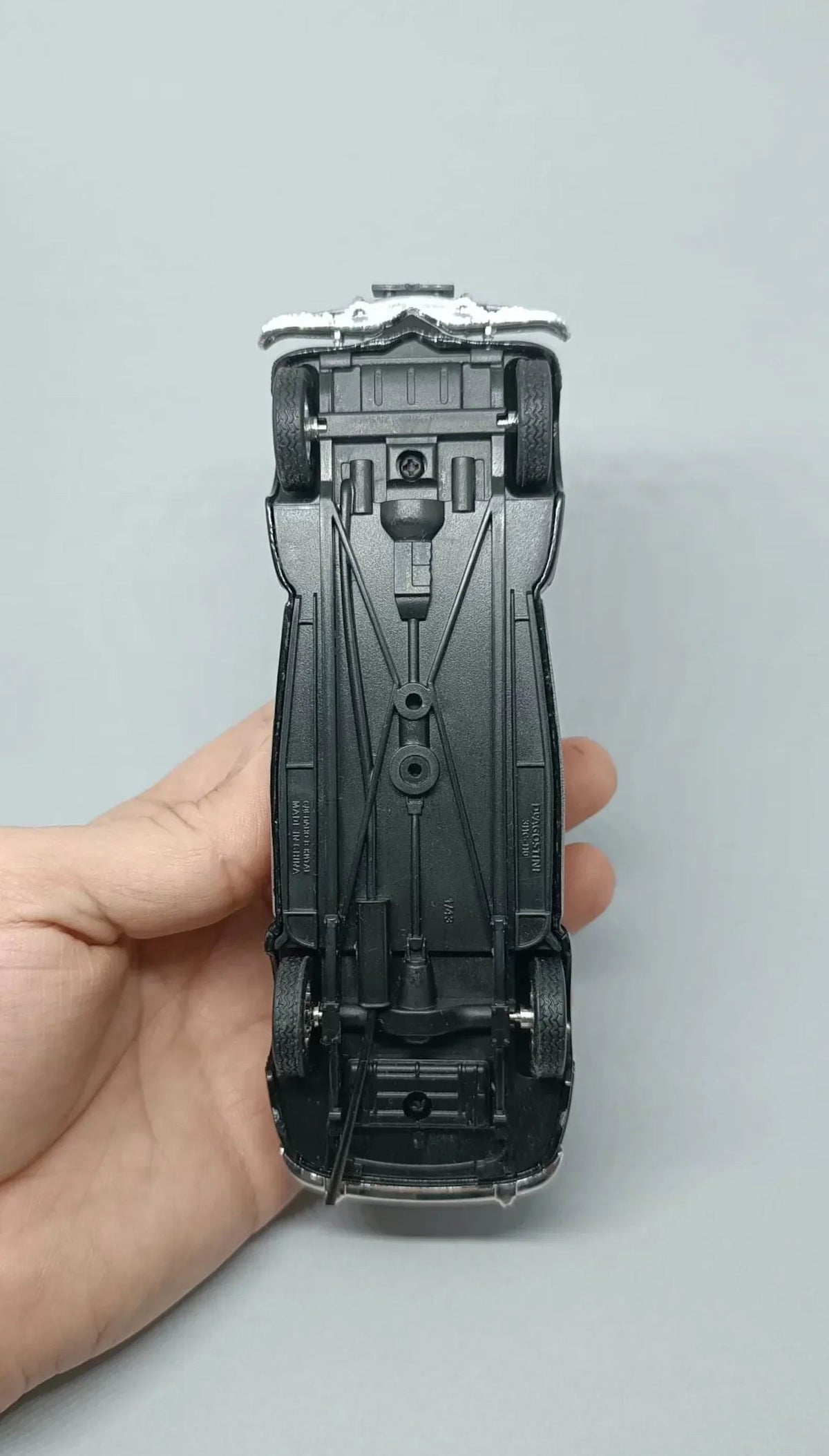 ZIS-110 Ultra Luxury Limousine, 1:64 Scale (Black) — image 6