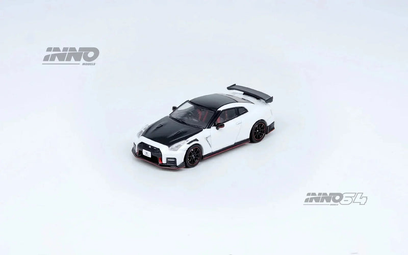 Nissan GT-R (R35) Nismo, 1:64 Scale (White) — image 1