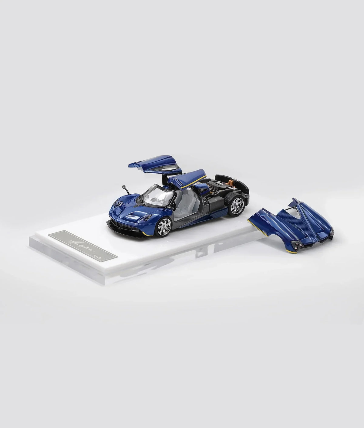 Pagani Huayra Coupe, 1:64 Scale (Blue) — image 1
